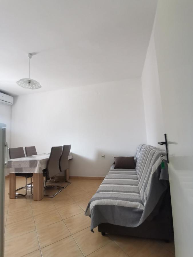 Emily Apartment บีโอกราดนาโมรู ภายนอก รูปภาพ