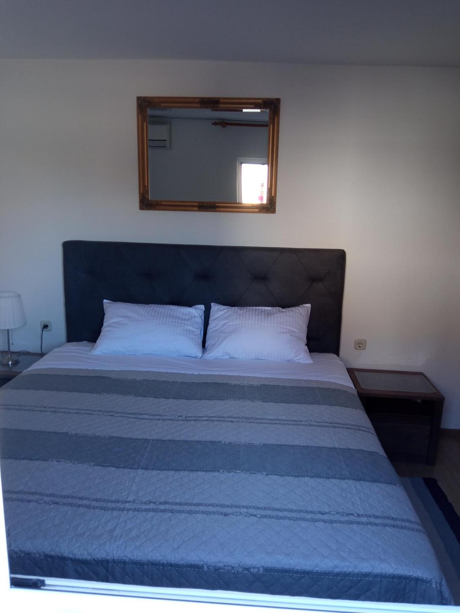 Emily Apartment บีโอกราดนาโมรู ห้อง รูปภาพ